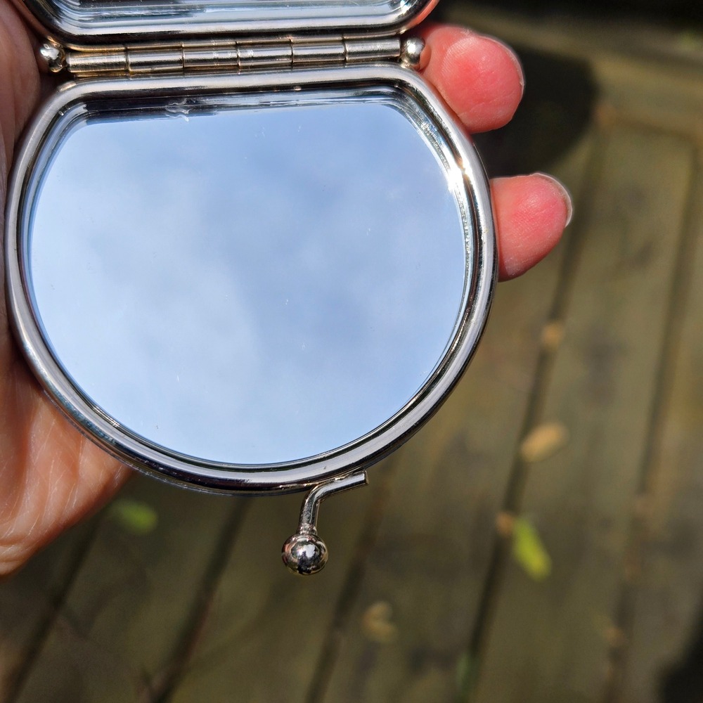 Harold Feinstein Compact Mirror 3" Daisy Floral Kiss Lock Double Sided Black - Picture 6 of 8